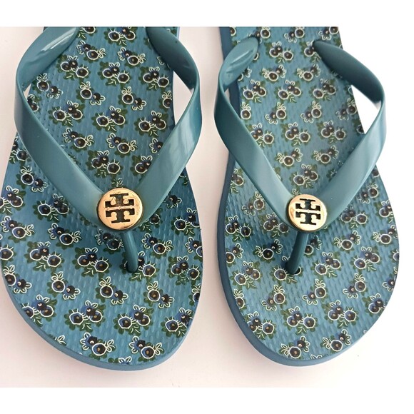 Tory Burch Flip Flops Cornflower Blue Printed Insole Gold Logo 1/2" Strap 9M - Picture 2 of 9